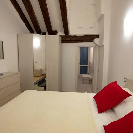 Lo Chalet Medievale Apartament
